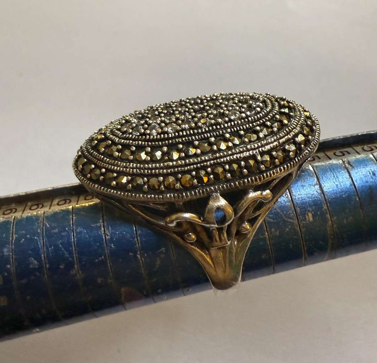 Sterling silver heavy ring with marcasite & Clear stones