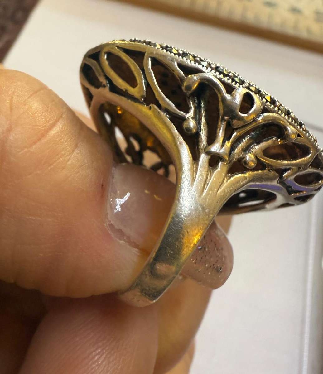 Sterling silver heavy ring with marcasite & Clear stones