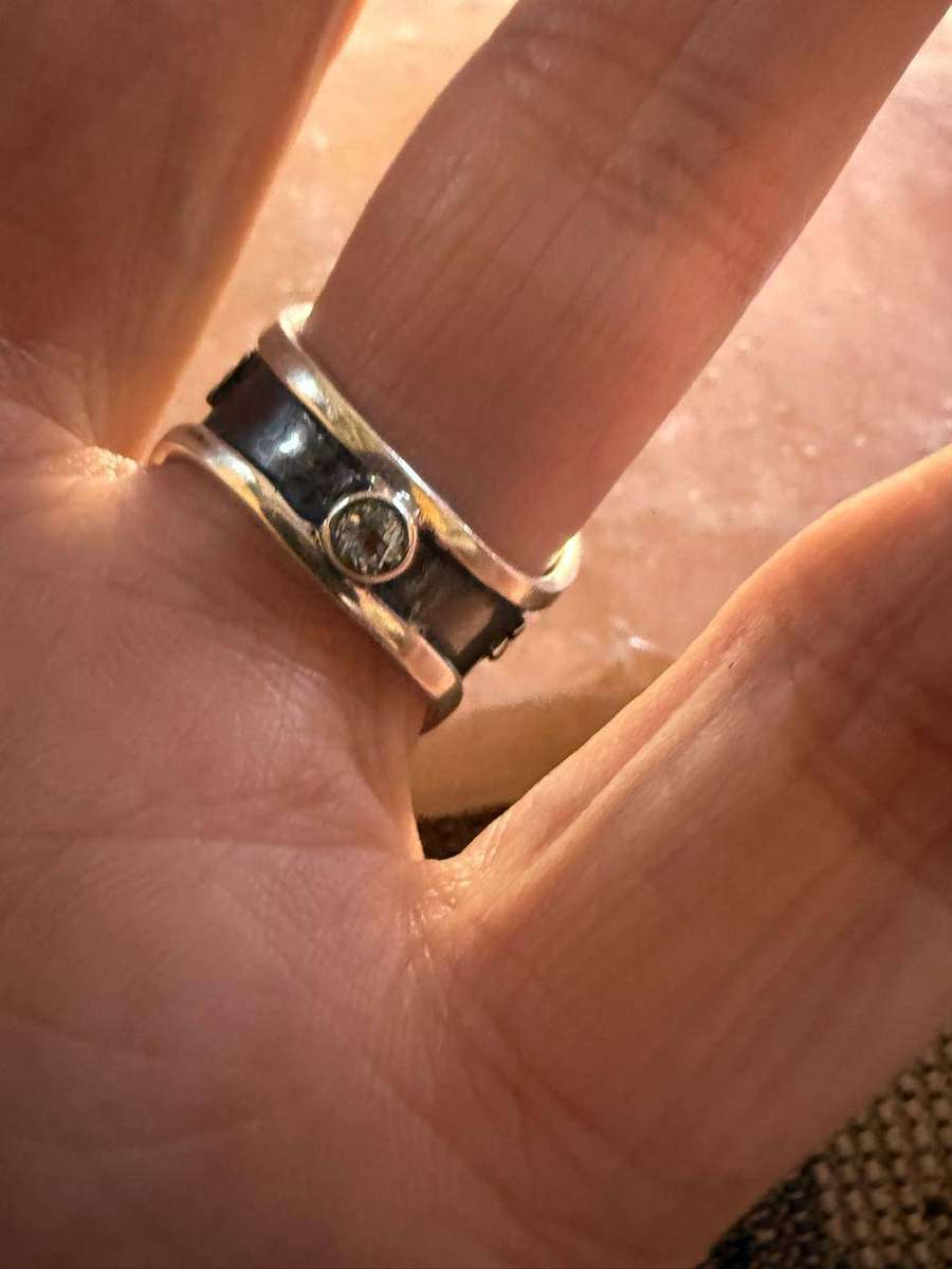 Sterling silver ring with beautiful pattern details