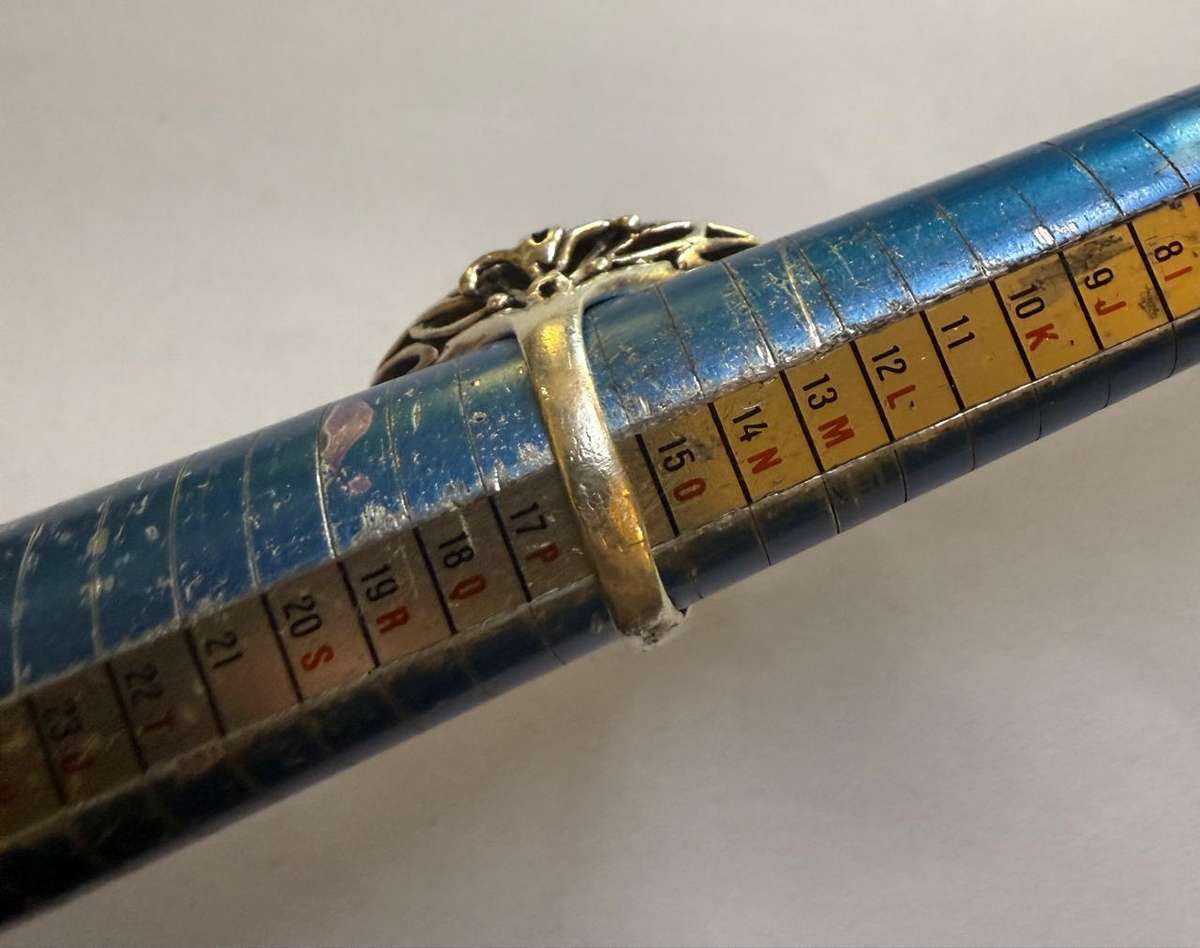 Sterling silver heavy ring with marcasite & Clear stones