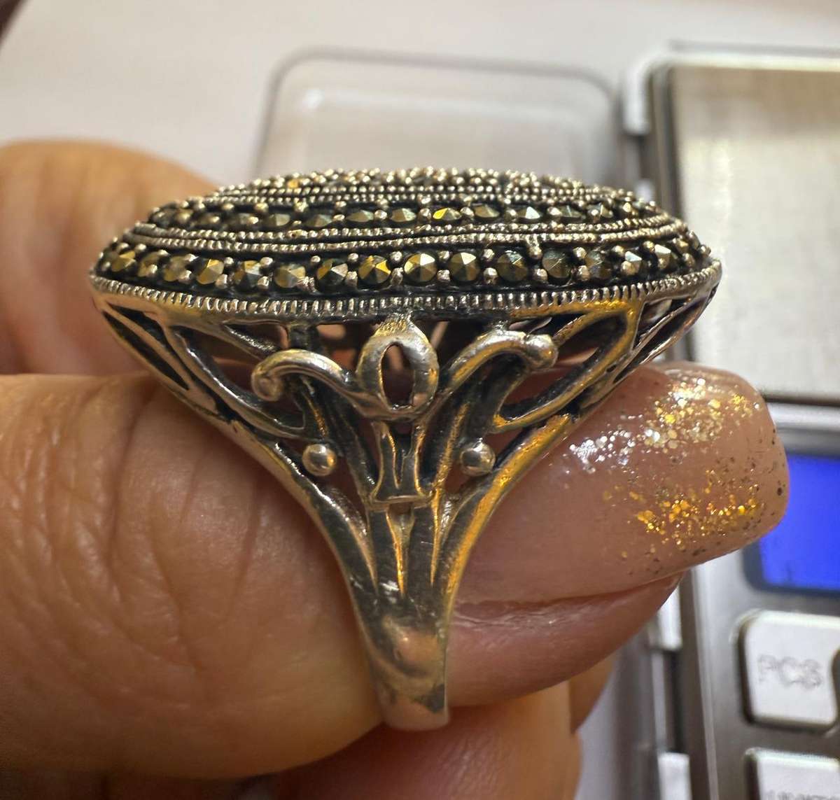 Sterling silver heavy ring with marcasite & Clear stones