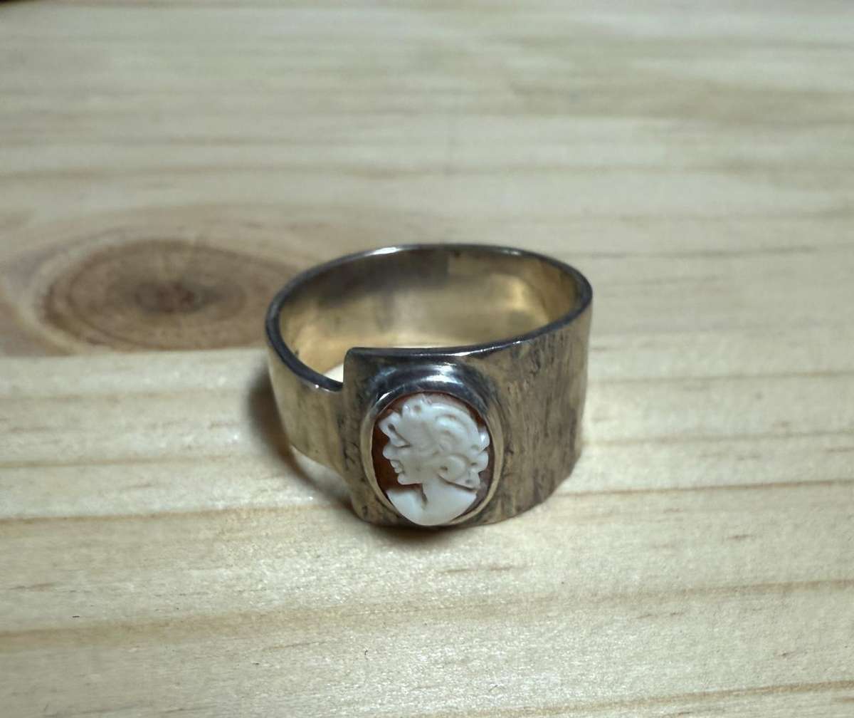 Sterling silver cameo ring