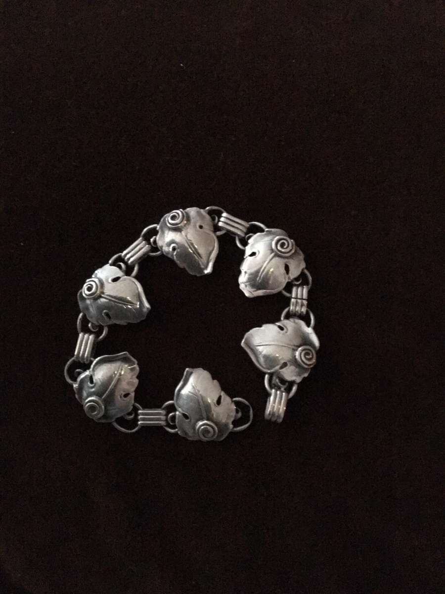 A beautiful Candida sterling silver leaf bracelet