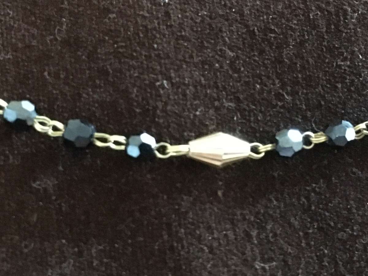 Absolutely Stunning 18k Yellow Gold and Obsidian Necklace