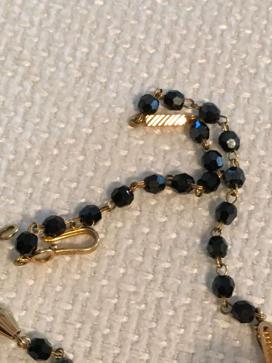 Absolutely Stunning 18k Yellow Gold and Obsidian Necklace