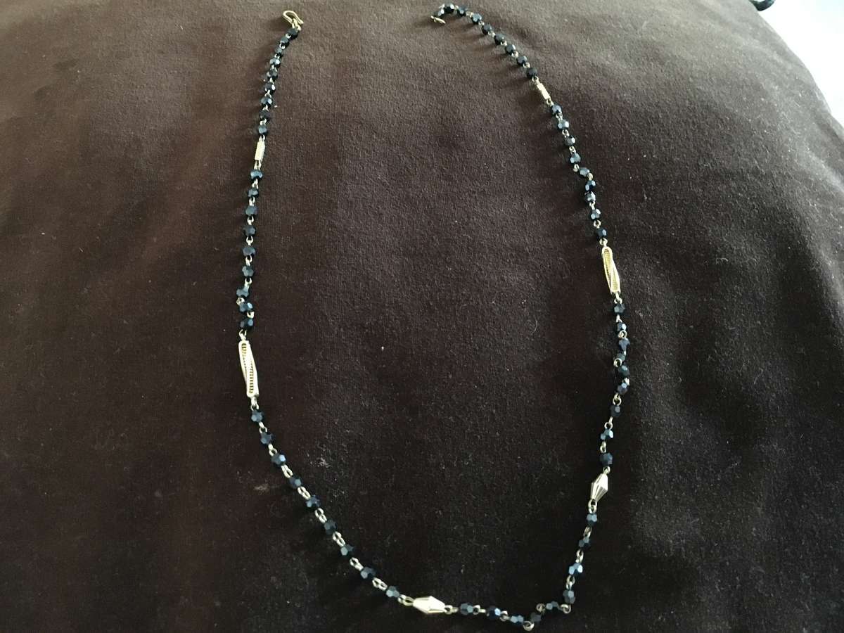 Absolutely Stunning 18k Yellow Gold and Obsidian Necklace