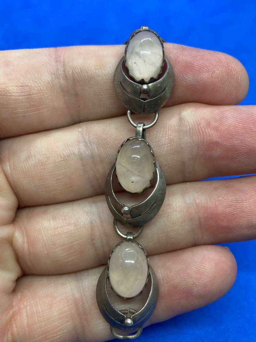 SILVER BRACELET WITH ROSE QUARTS