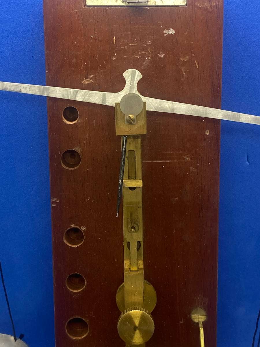 OLD POCKET SCALE IN WOODEN CASE