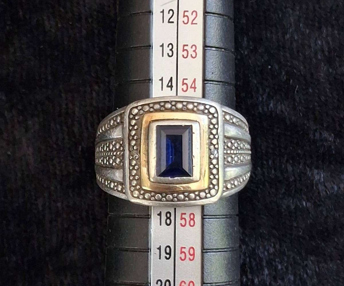 SILVER RING 4 - STUNNING -