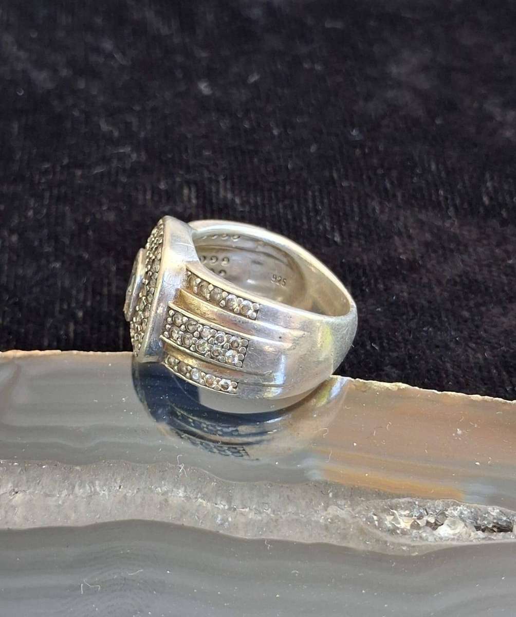SILVER RING 5 - STUNNING -
