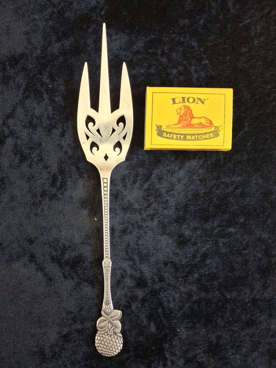 SILVER 925 FISH SERVING FORK 45.9grams