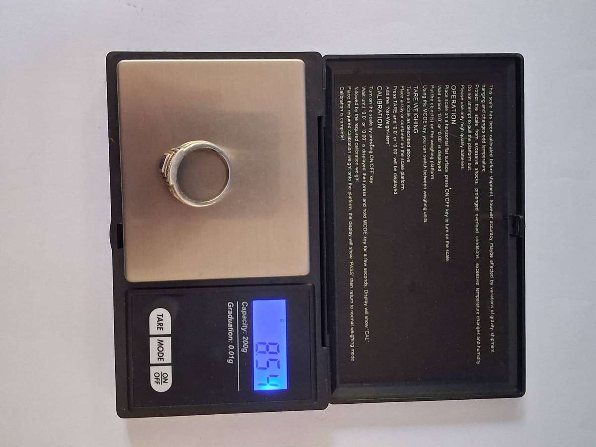 SILVER RING 4 - STUNNING -