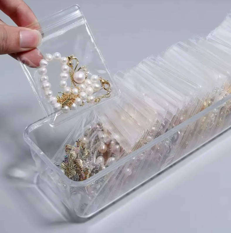 31 Piece Set: Clear Jewellery Storage Box with 30 x Antioxidation Ziplock Pouches