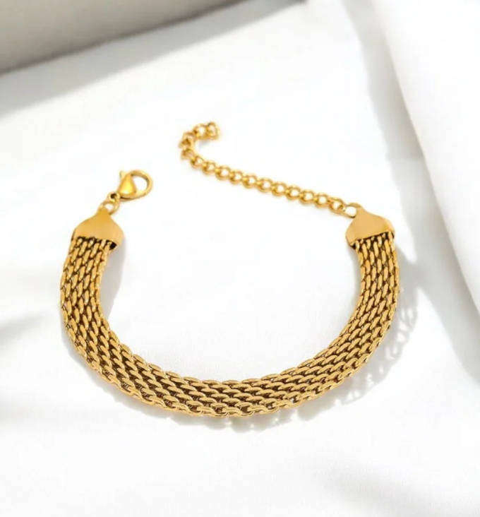 Magnificent Gold Plated Mesh Lattice Bracelet for Women in Jewellery Gift Box