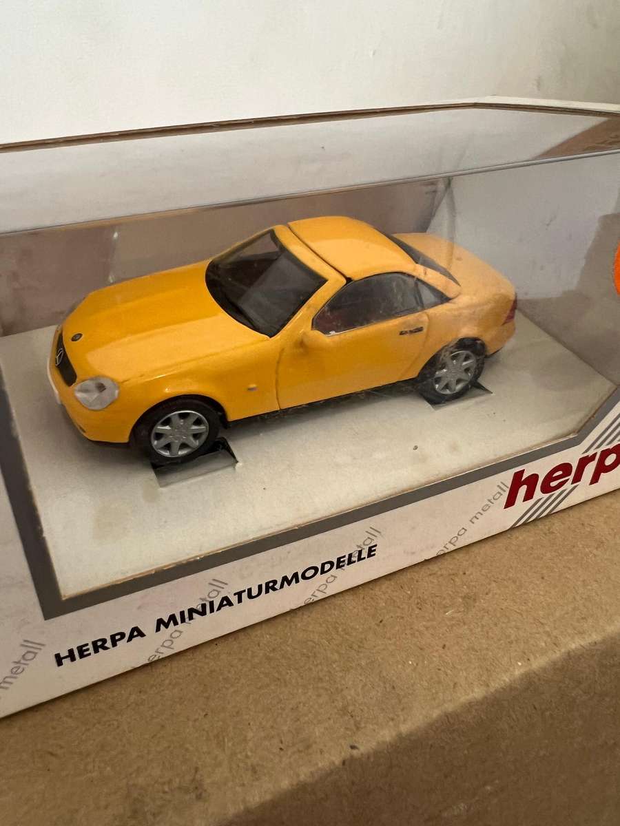 Mercedes Benz SLK 1:43 Yellow (Herpa)