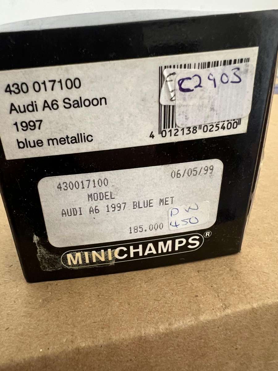 Audi A6 Saloon 1997 [Blue Metallic] 1:43 (Minichamps)