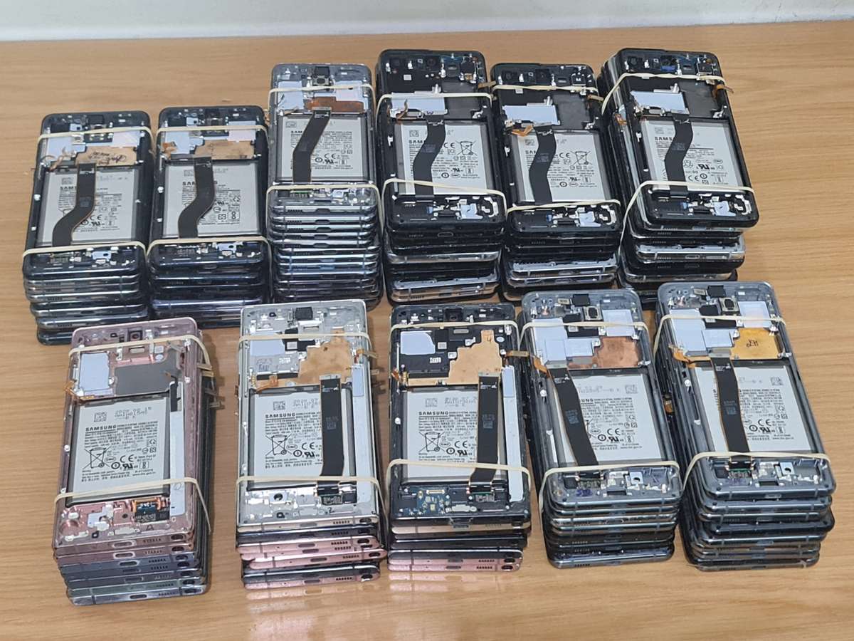 Broken/Damaged Samsung LCD Screens with Useable Parts