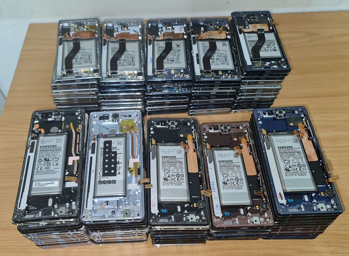 Broken/Damaged Samsung LCD Screens with Useable Parts