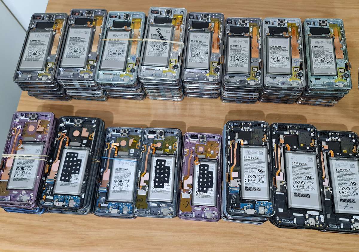 Broken/Damaged Samsung LCD Screens with Useable Parts