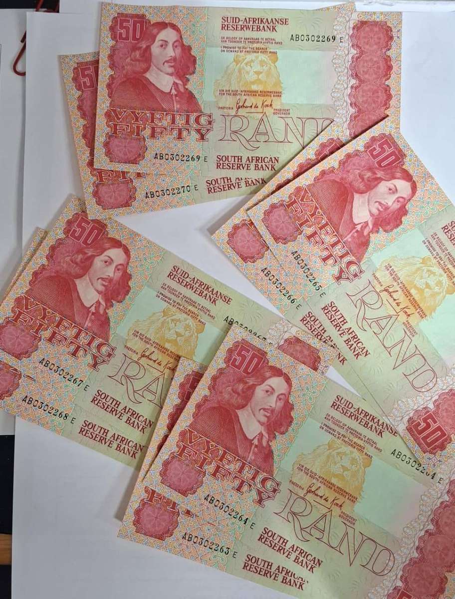 2x OLD R50 NOTES IN SEQ.
