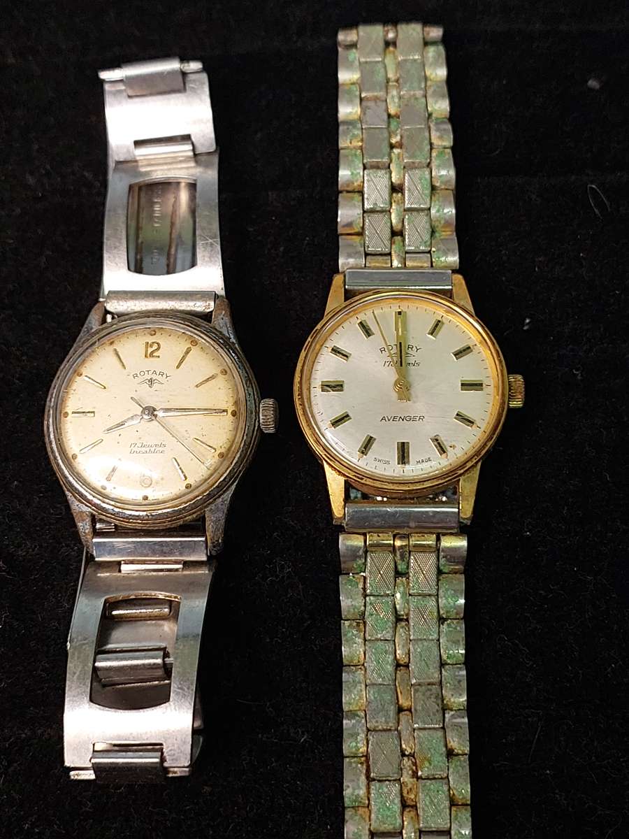 TWO VINTAGE WATCHES