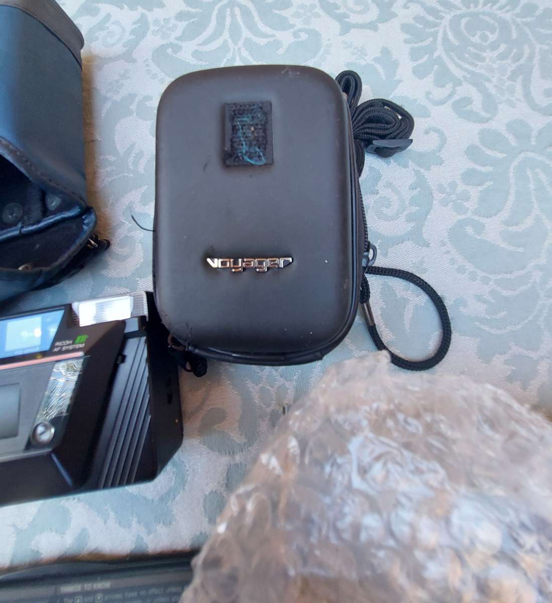 A VINTAGE COLLECTION OF JOBLOT CAMERAS AND FINANCIAL CALCULATORS