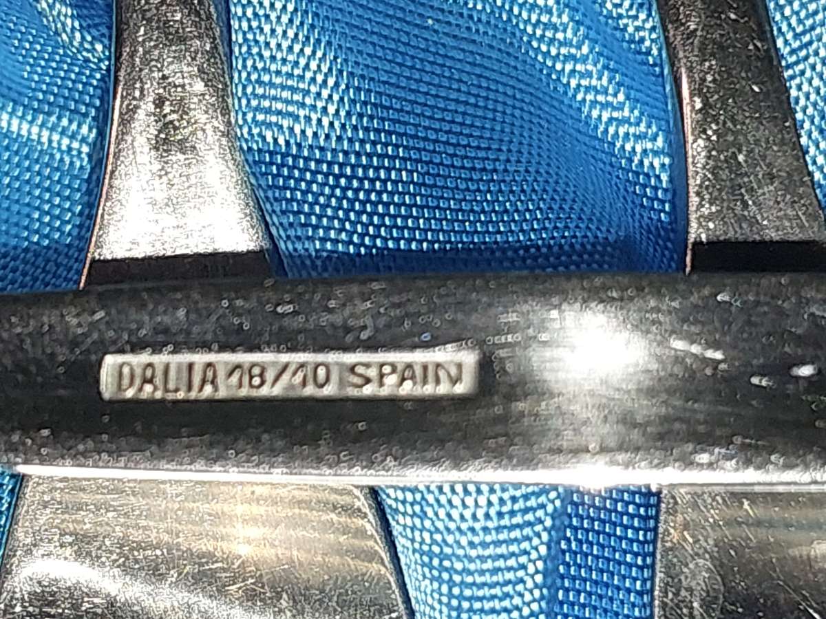 A SET OF 20 DALIA MADE IN SPAIN CAKE FORKS AND TEASPOONS