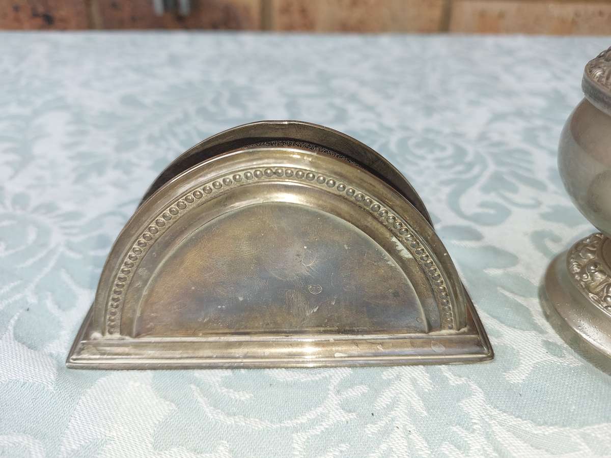 A VINTAGE JOBLOT KITCHEN UTENSILS