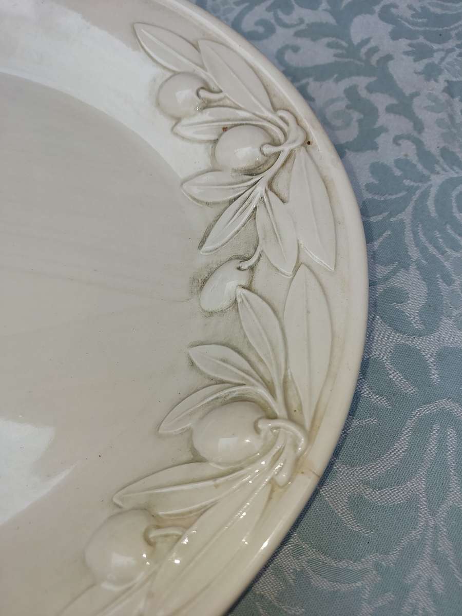 A VINTAGE HAND MADE IN PORTUGAL PORCELAN OLIVE BRANCH DESIGN PLATTER