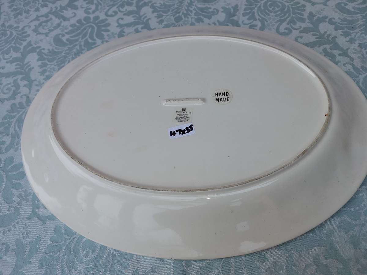 A VINTAGE HAND MADE IN PORTUGAL PORCELAN OLIVE BRANCH DESIGN PLATTER
