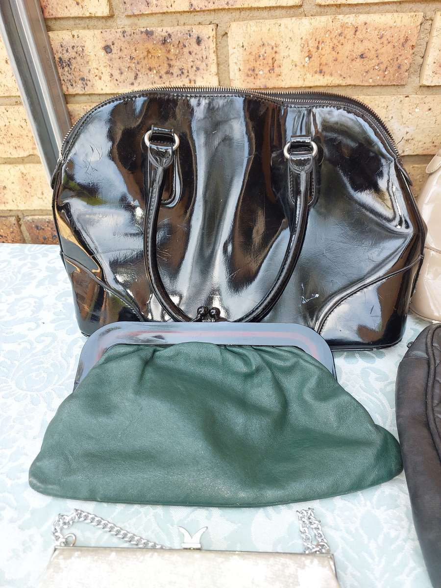 A JOBLOT USED HANDBAGS AND PURSES