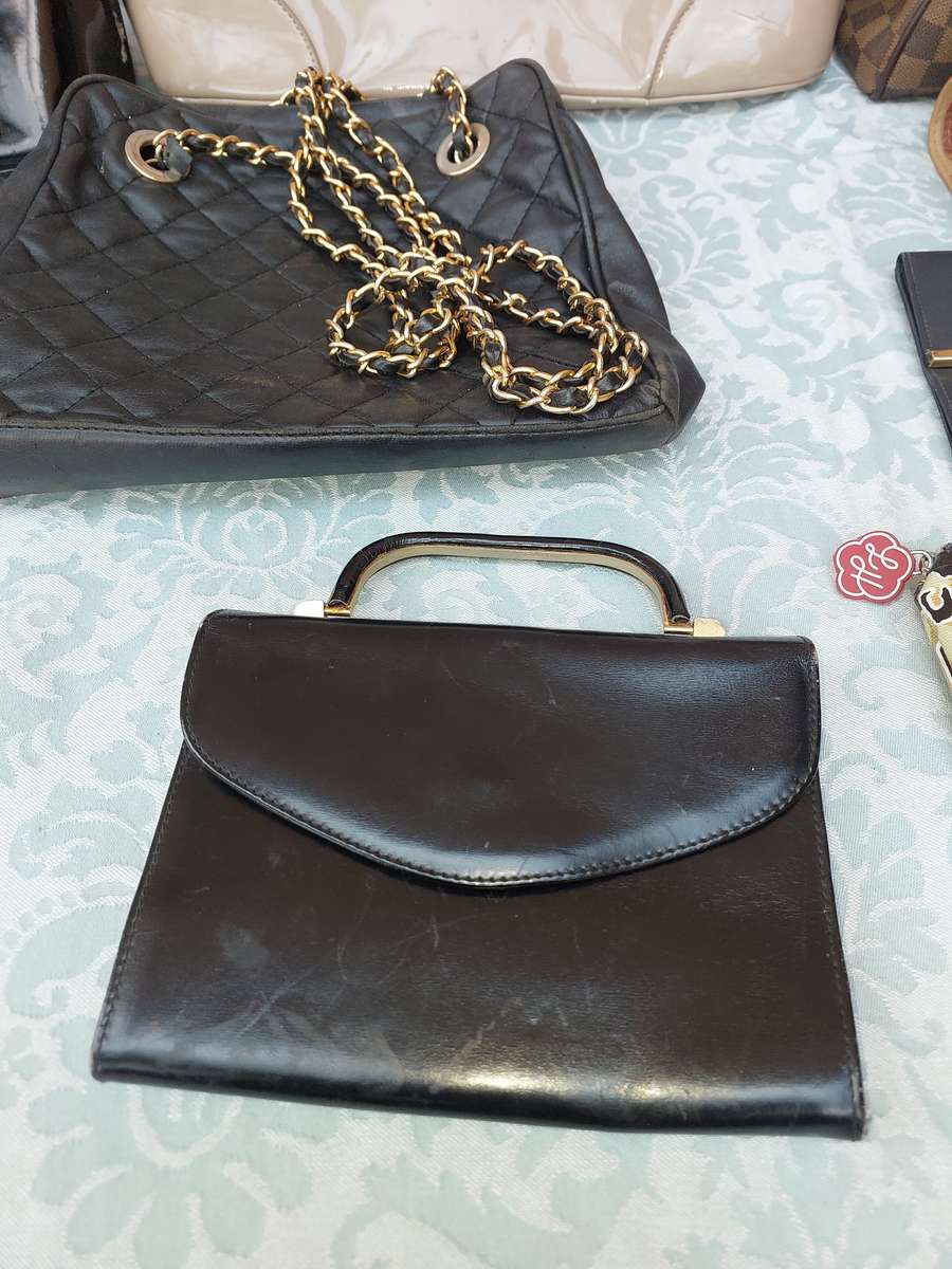 A JOBLOT USED HANDBAGS AND PURSES