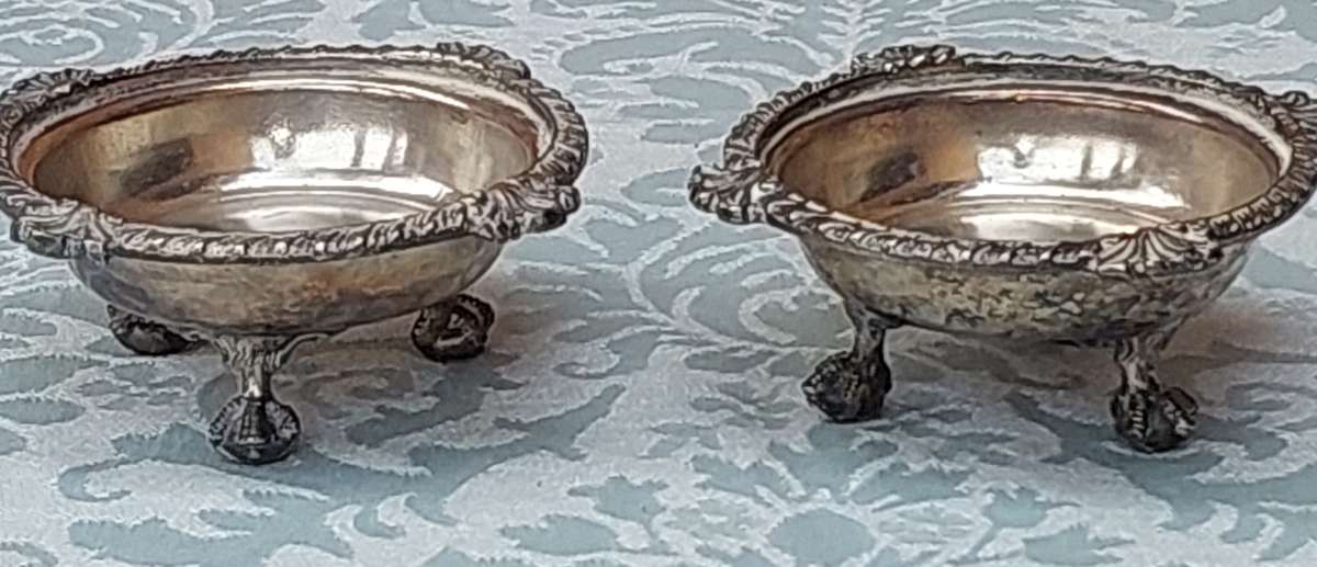 A SET OF ANTIQUE SERNCO SILVER PLATED EPNS CONDIMENT BOWLS