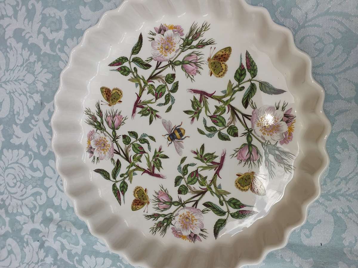 A VINTAGE CERAMIC PORTMEIRION FULLY VITRIFIED MADE IN ENGLAND PIE DISH