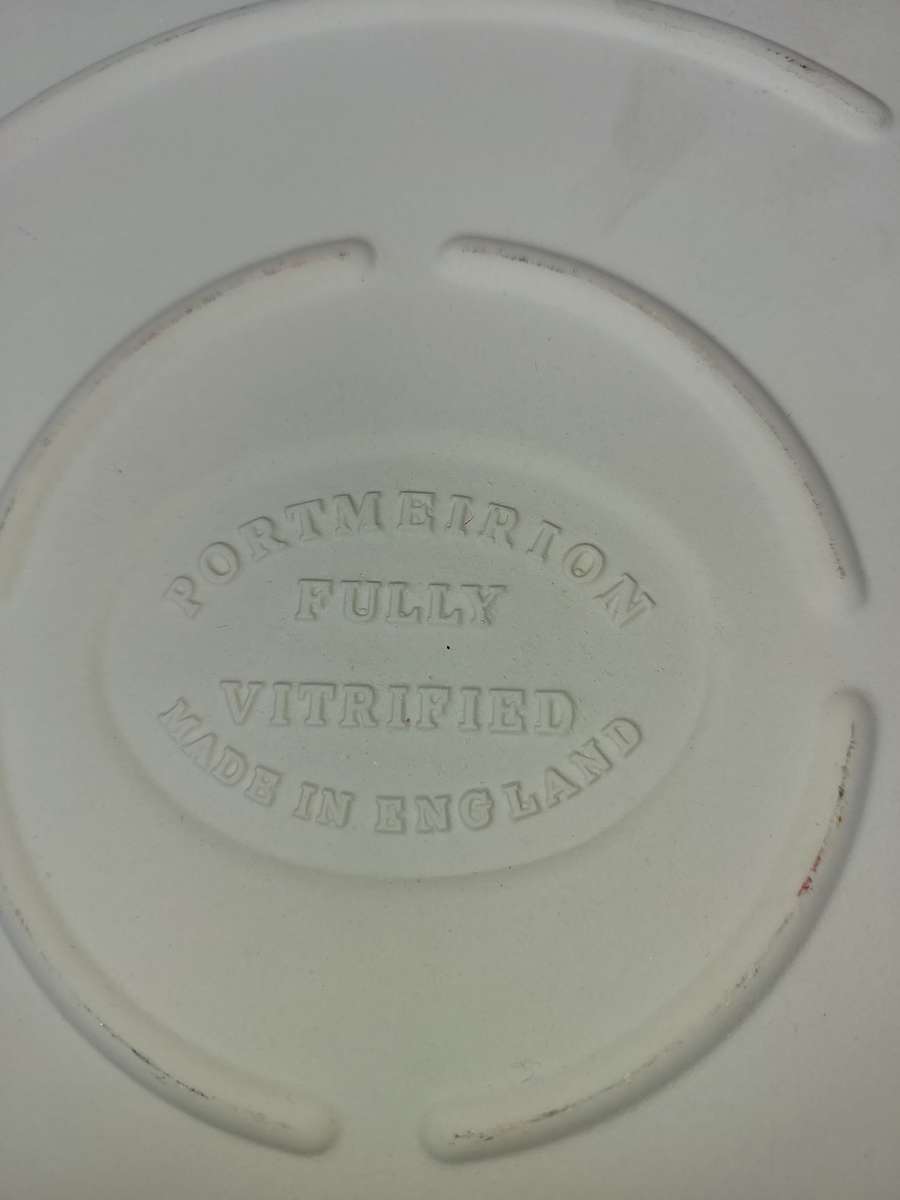 A VINTAGE CERAMIC PORTMEIRION FULLY VITRIFIED MADE IN ENGLAND PIE DISH