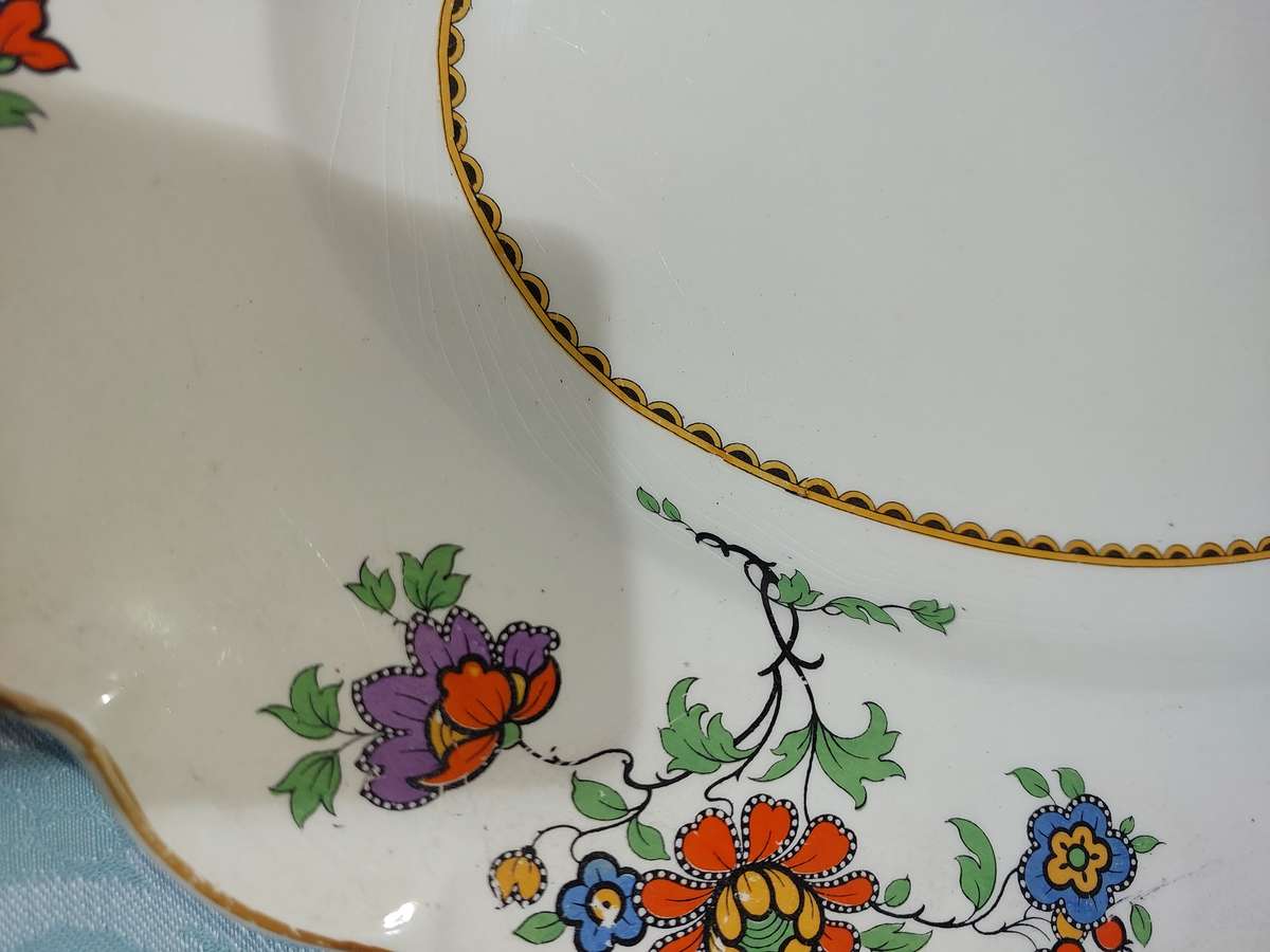 A RARE JOHN MADDOCK & SONS LTD MAD IN ENGLAND REGD SHAPE PLATTER