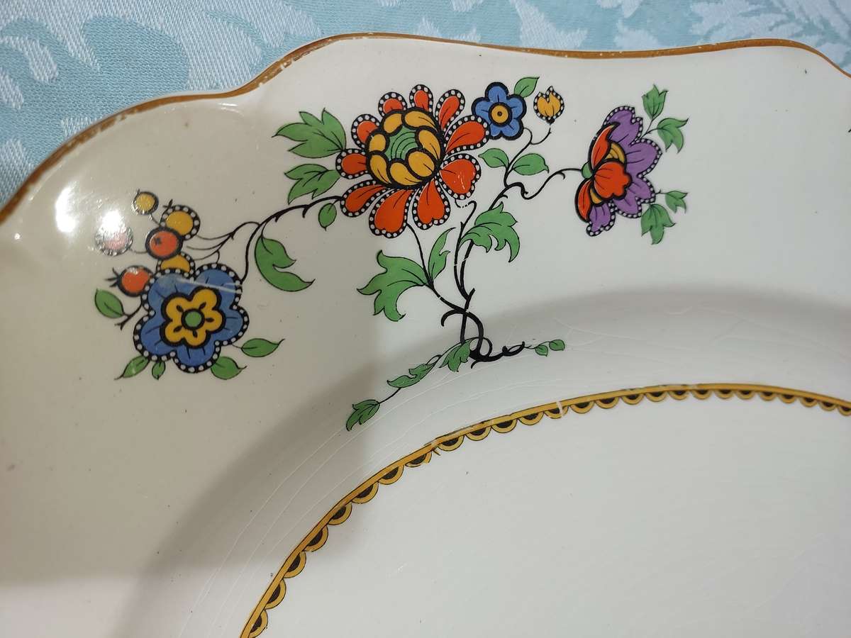 A RARE JOHN MADDOCK & SONS LTD MAD IN ENGLAND REGD SHAPE PLATTER