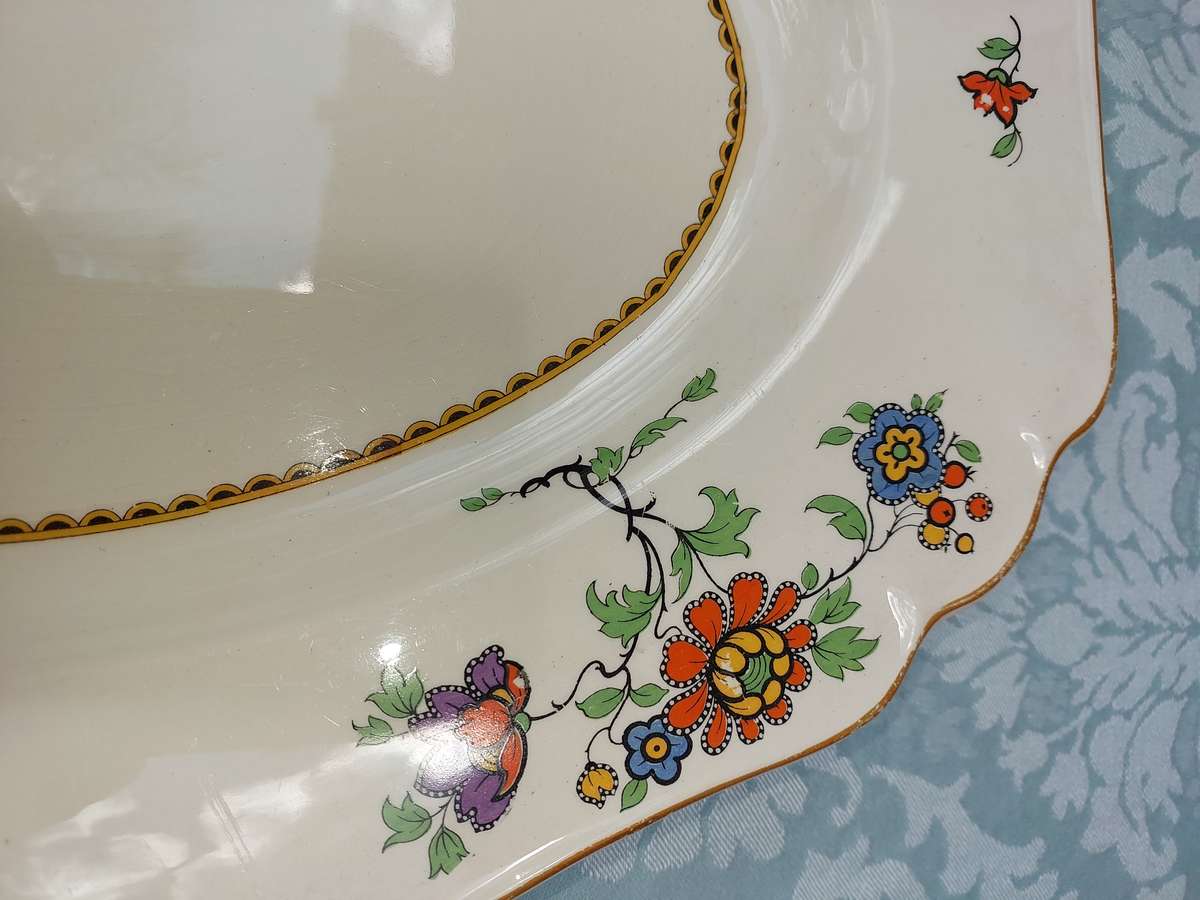 A RARE JOHN MADDOCK & SONS LTD MAD IN ENGLAND REGD SHAPE PLATTER