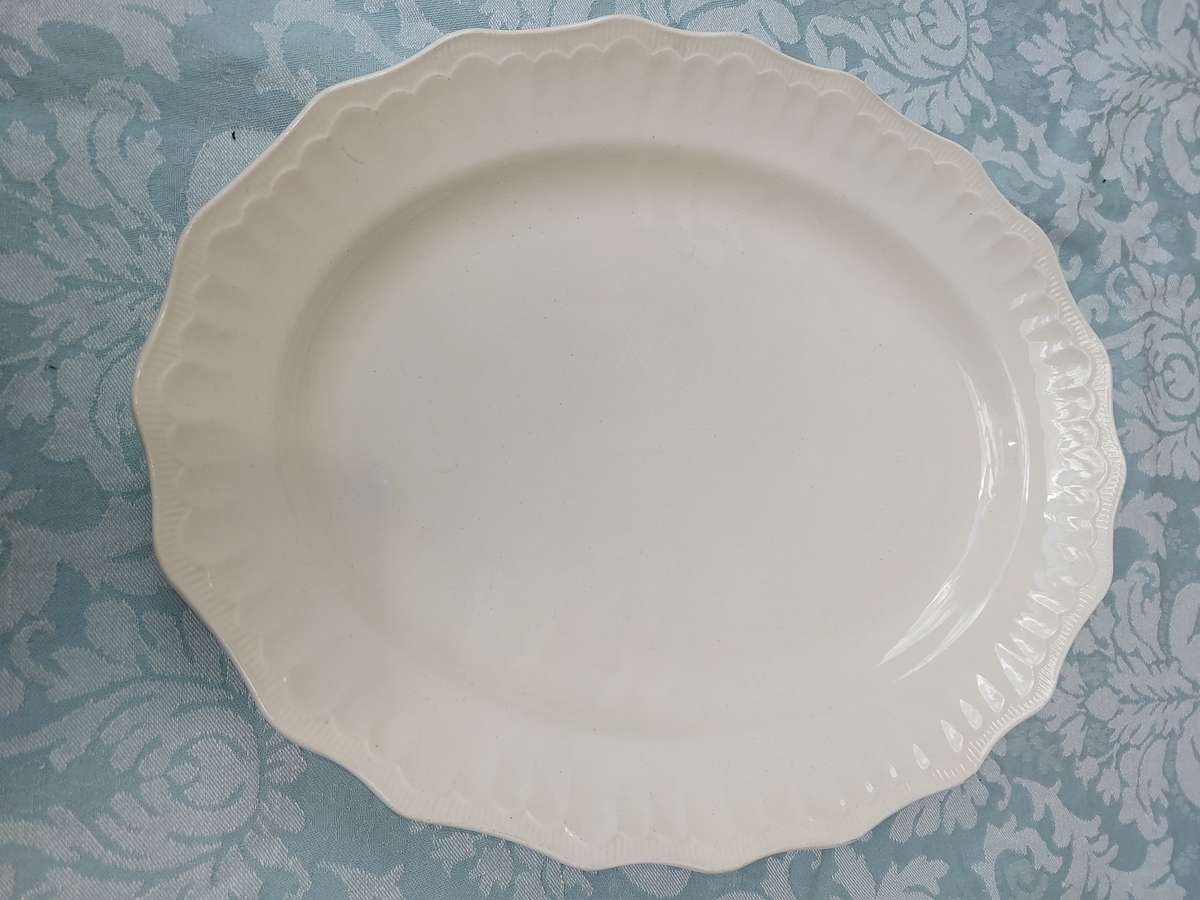 AN ORNATE ART DECOR LEXOR VELLUM REG 837608 SERVING PLATTER