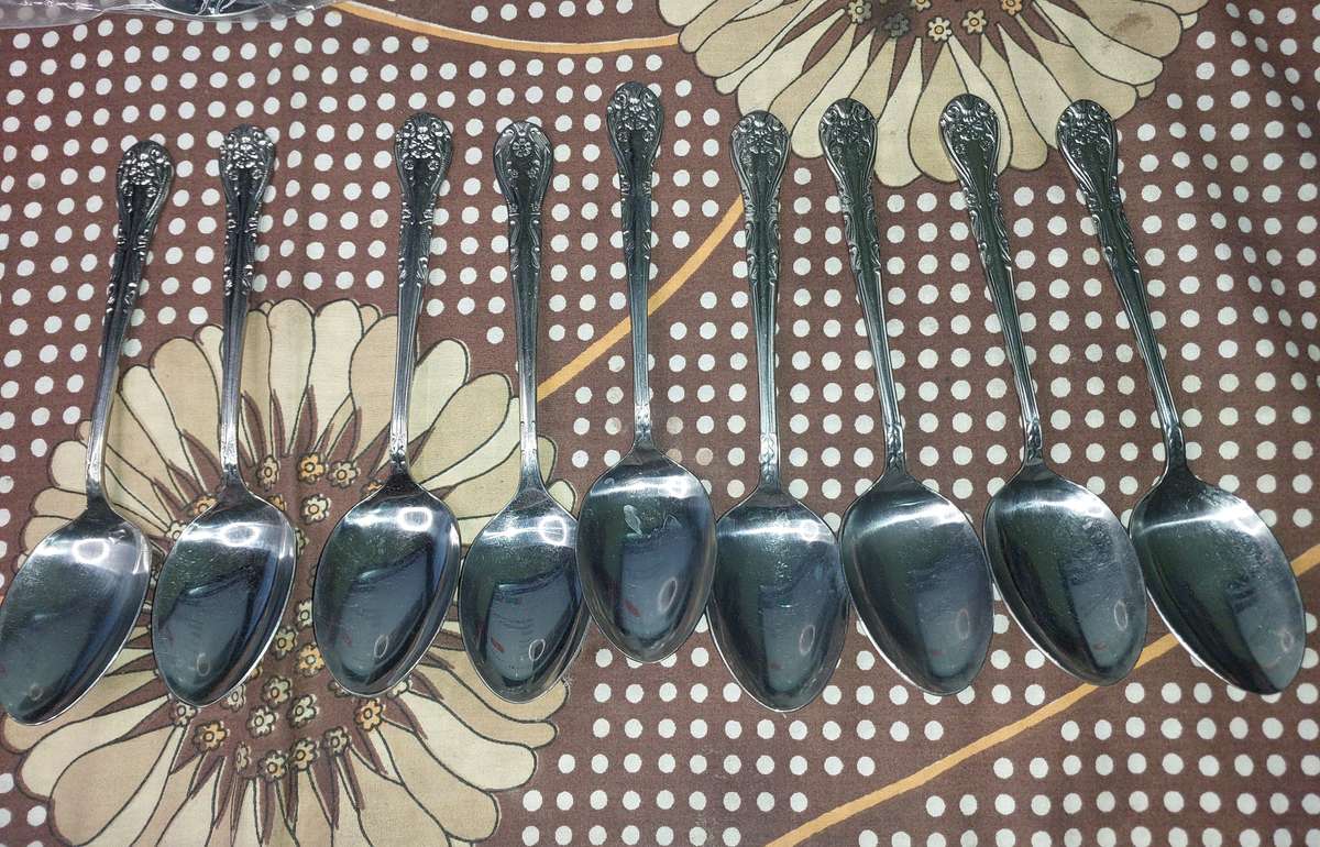 A VINTAGE FINEST QUALITY UNITY VULCAN STAINLESS STEEL 59 PIECE CUTLERY SET SOLD AS IS