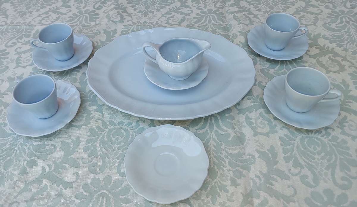 A VINTAGE CELESTE SOL  REG SOL39141J  J&G MEAKEN ENGLAND POWDER BLUE SET