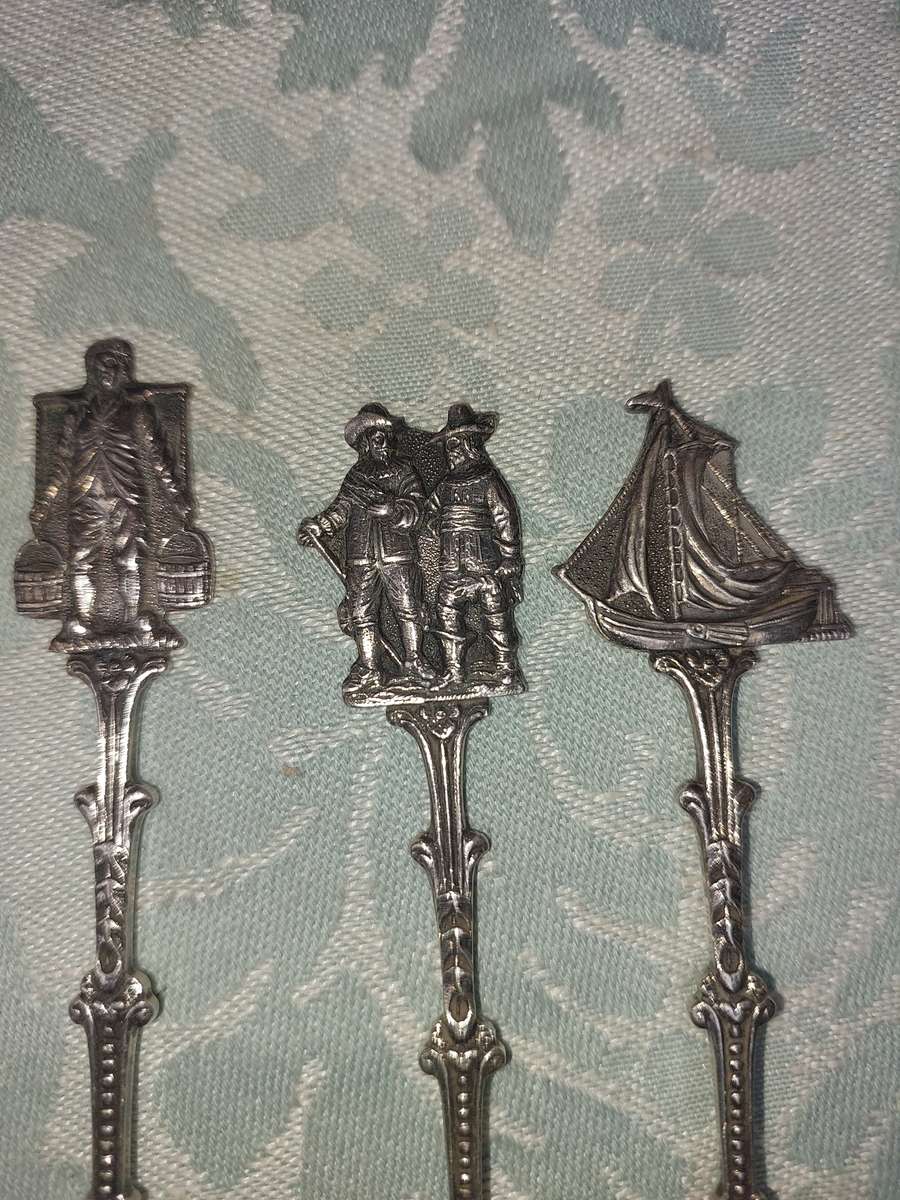 A COLLECTION OF 3 NETHERLANDS CRAFTED EPNS CUTLERY SOLD AS IS