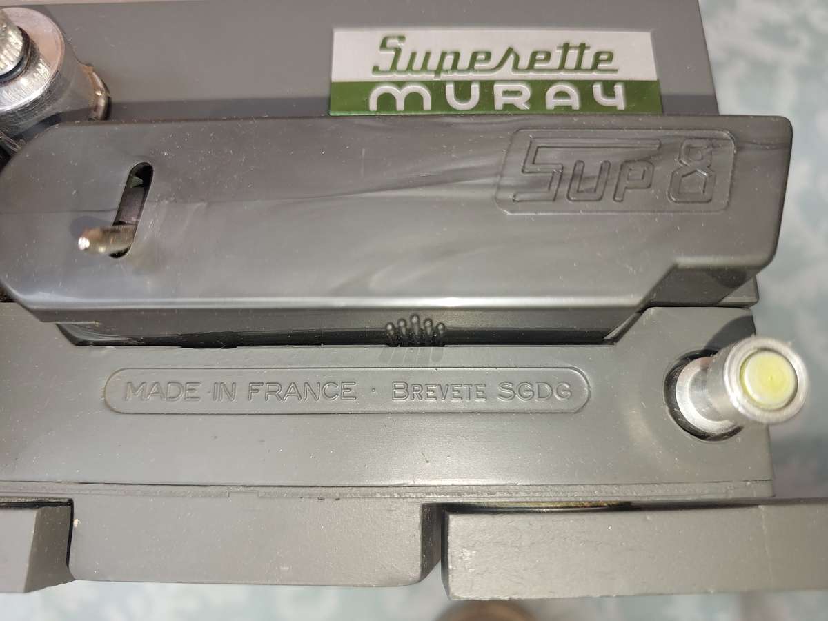 A VINTAGE 8MM PROJECTOR SUPERAY SURRETTE  MADE IN FRANCE SOLD AS IS NOT TESTED