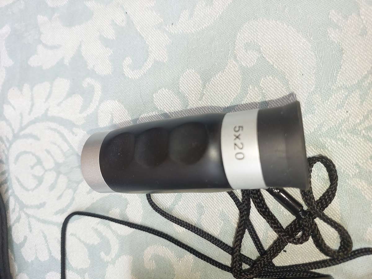 A JOBLOT COLLECTION OF POCKET BINOCULARS SOLD AS IS R450