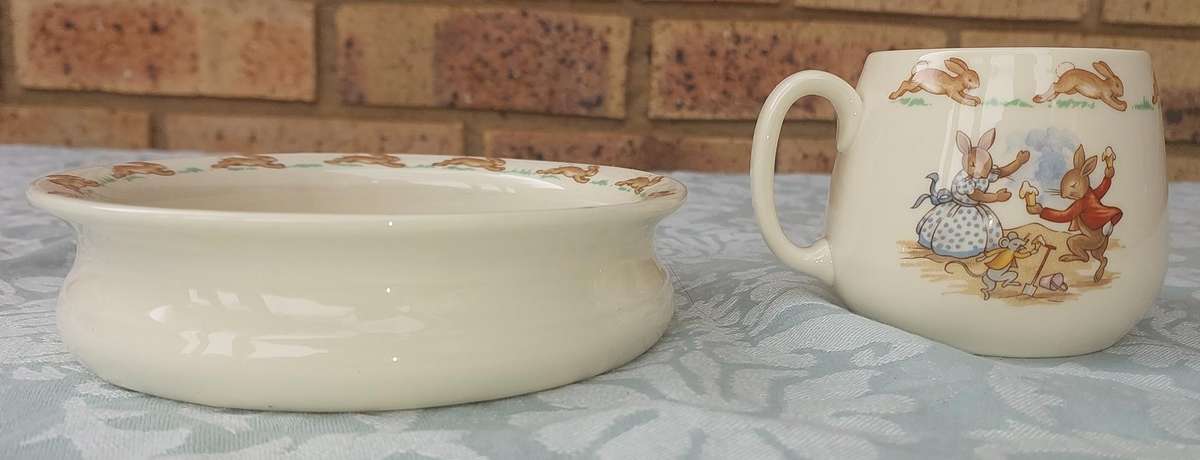 Vintage Royal Doulton Bunnykins Baby Child Plate Dish playing rabbits  6''