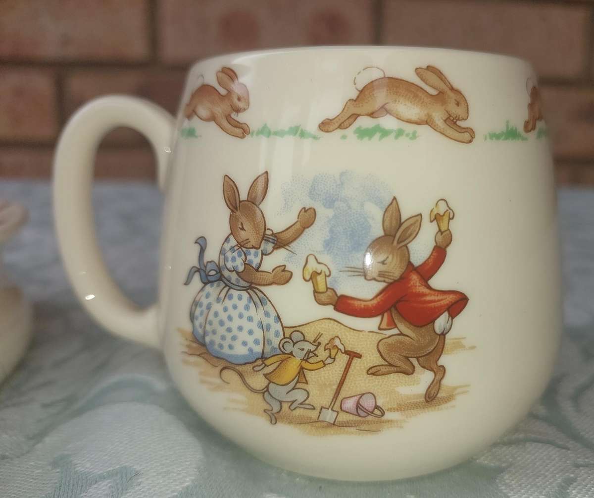 Vintage Royal Doulton Bunnykins Baby Child Plate Dish playing rabbits  6''