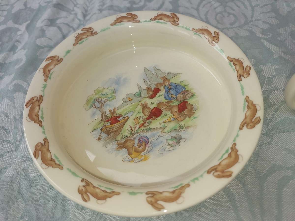 Vintage Royal Doulton Bunnykins Baby Child Plate Dish playing rabbits  6''