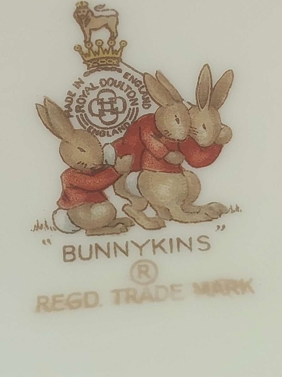 Vintage Royal Doulton Bunnykins Baby Child Plate Dish playing rabbits  6''
