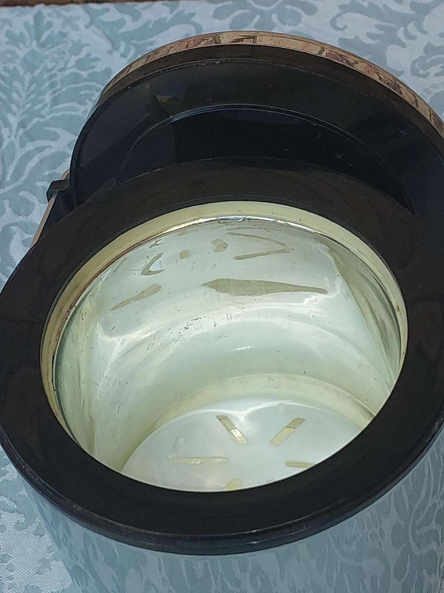 AN ART DECOR STAINLESS STEEL ICE BUCKET SOLD AS IS