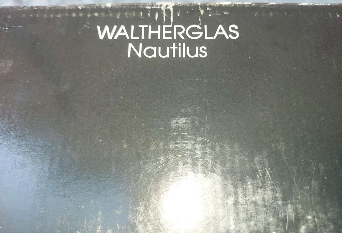 A WALTHER GLASS FRUIT BOWL SOLD AS IS